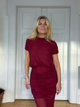 Load image into Gallery viewer, Kila dress bordeaux
