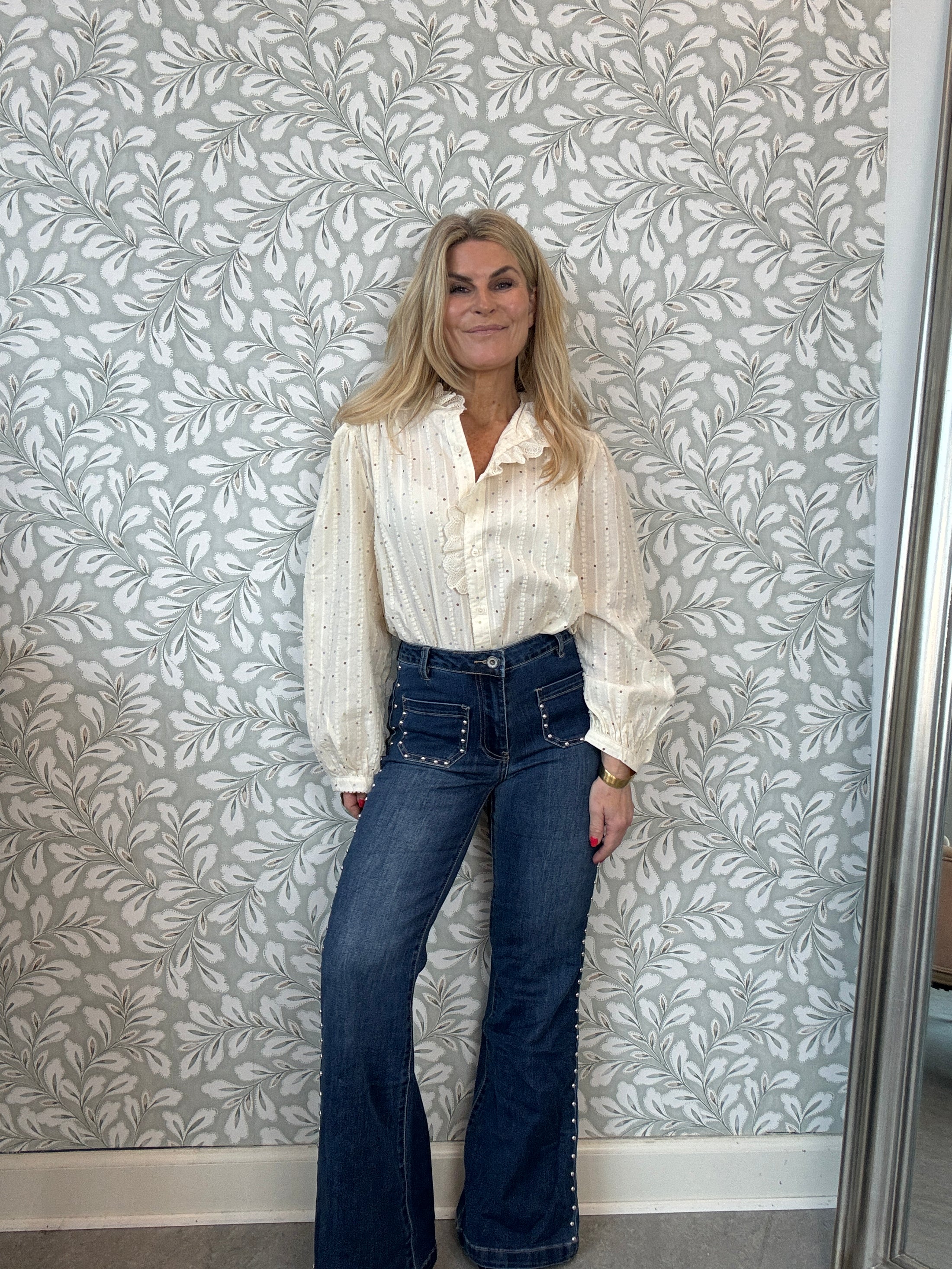 Pocket jeans with studs
