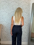 Load image into Gallery viewer, Mora jeans
