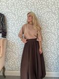 Load image into Gallery viewer, Balloon Skirt Brown
