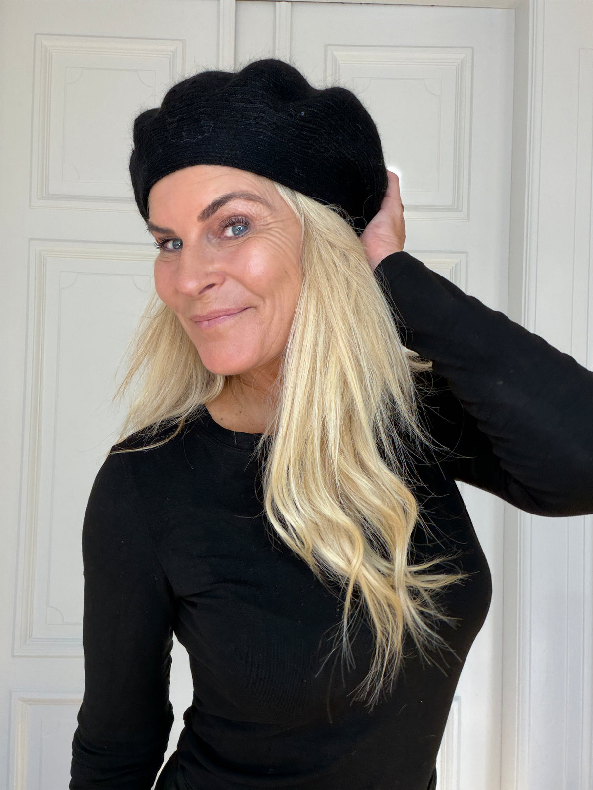 Cashmere Barret Black