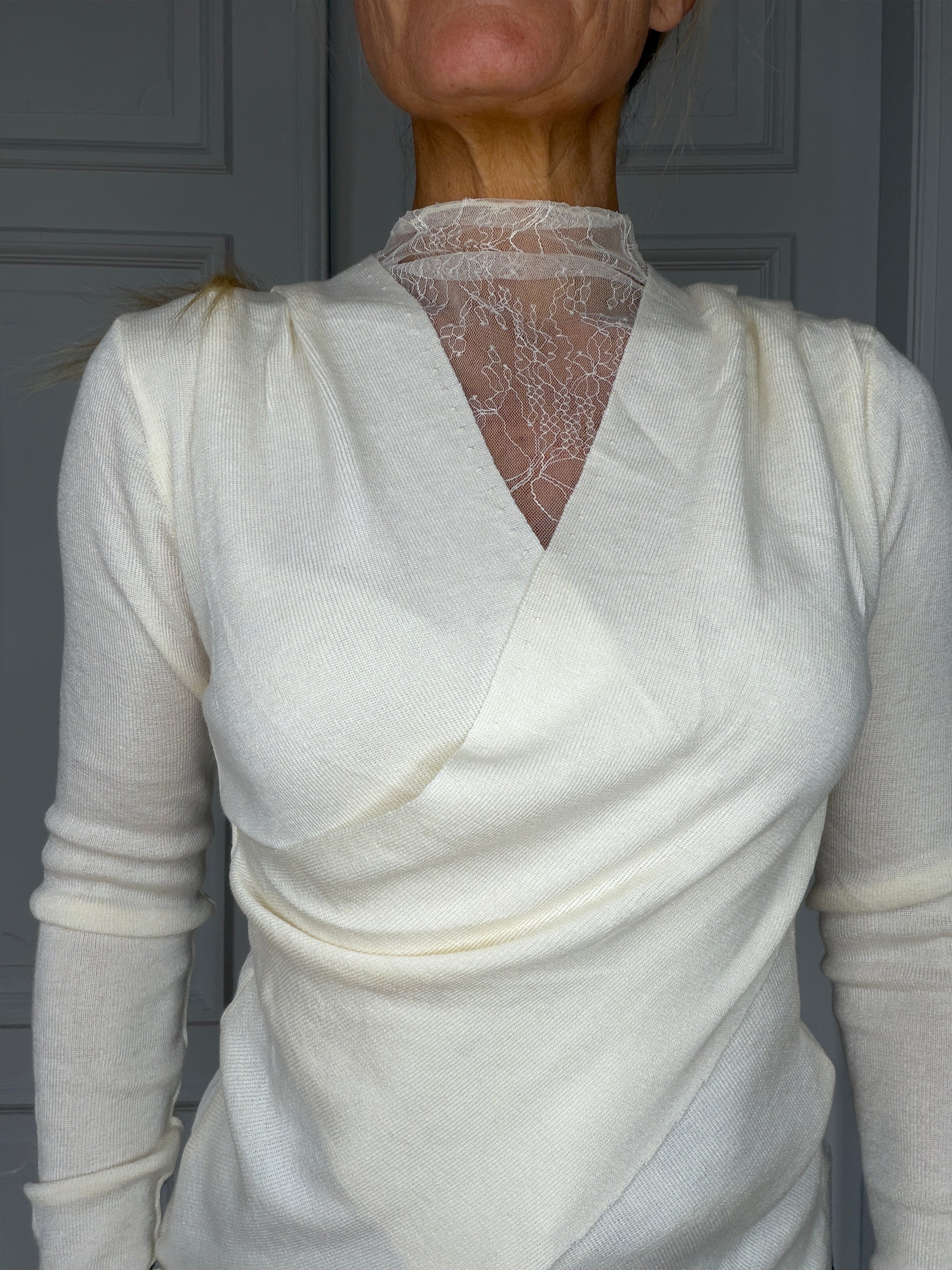 Lace pullover creme