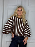 Load image into Gallery viewer, Lola Blouse coffee and creme
