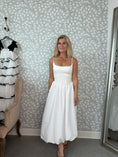 Load image into Gallery viewer, Balloon dress White
