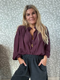 Load image into Gallery viewer, Boho Shirt Bordeaux
