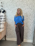 Load image into Gallery viewer, Loose cropped pants Brown
