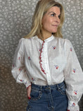 Load image into Gallery viewer, Flower Shirt
