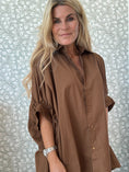 Load image into Gallery viewer, Mora Shirt Brown

