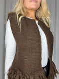 Load image into Gallery viewer, Chile vest Brown
