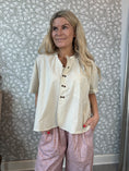 Load image into Gallery viewer, Mary Shirt offwhite
