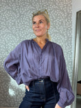 Load image into Gallery viewer, Boho Shirt purple
