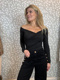 Load image into Gallery viewer, Mora shoulderblouse Black
