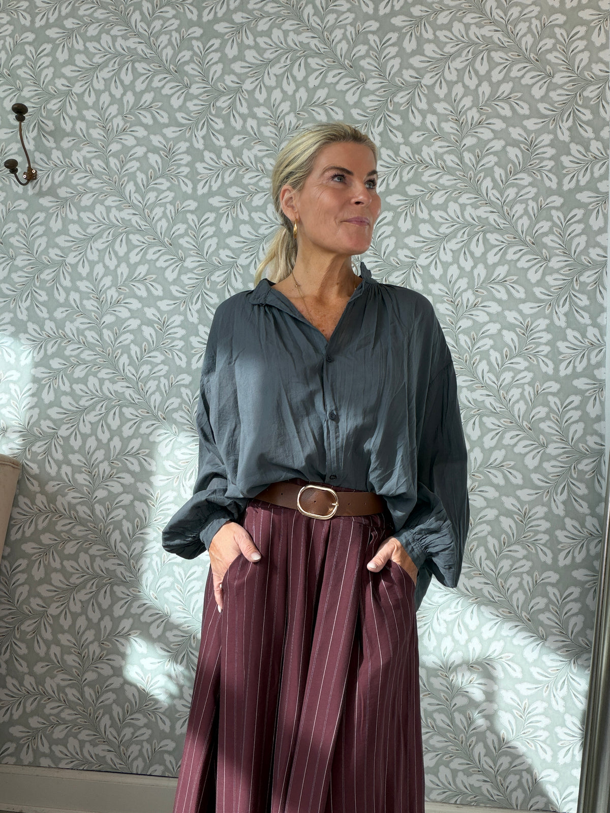 Skirt with belt bordeaux
