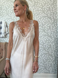Load image into Gallery viewer, Kjole74
