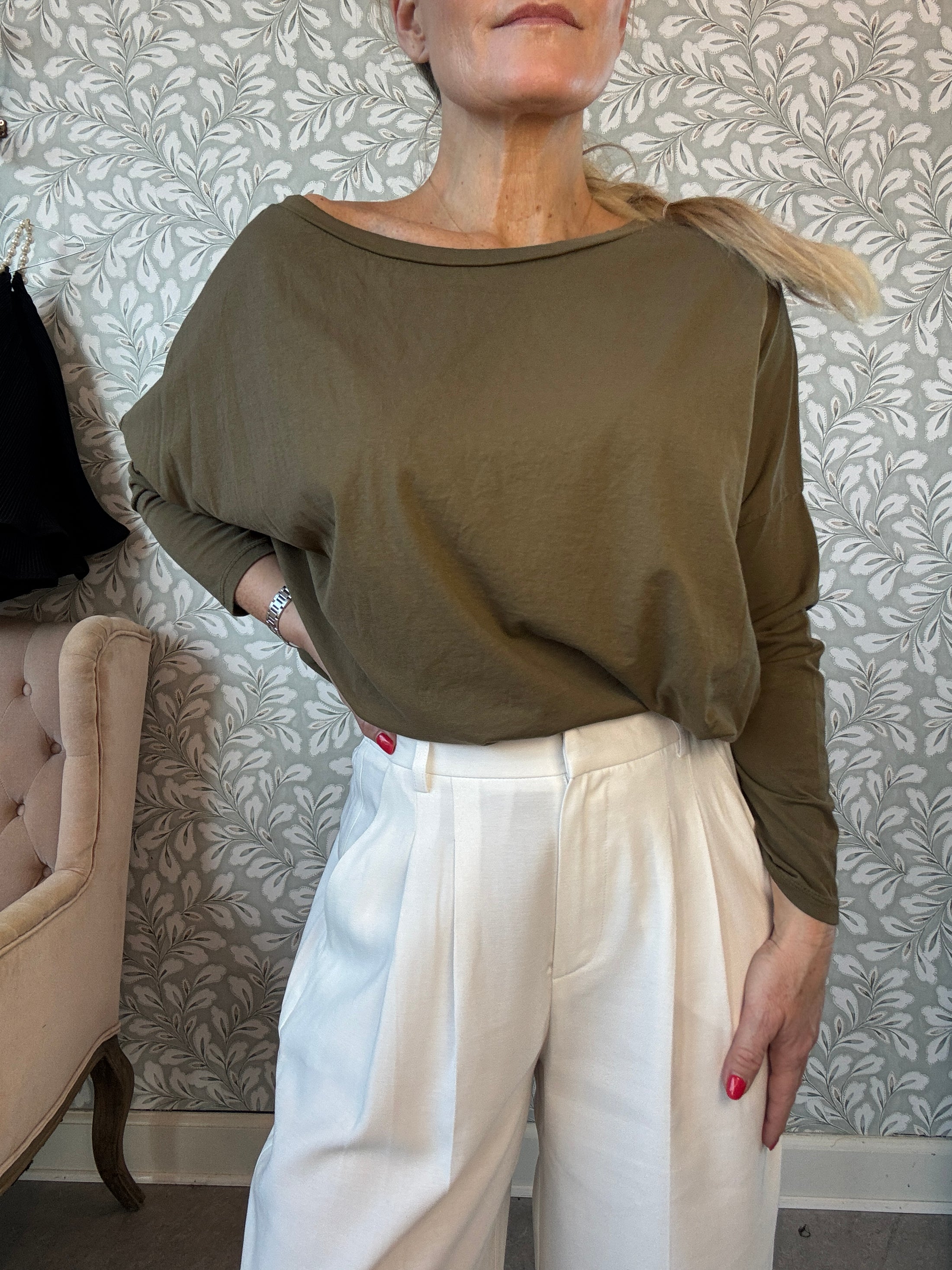 White loose pants