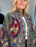 Load image into Gallery viewer, Unika velourcoat green

