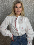 Load image into Gallery viewer, Flower Shirt
