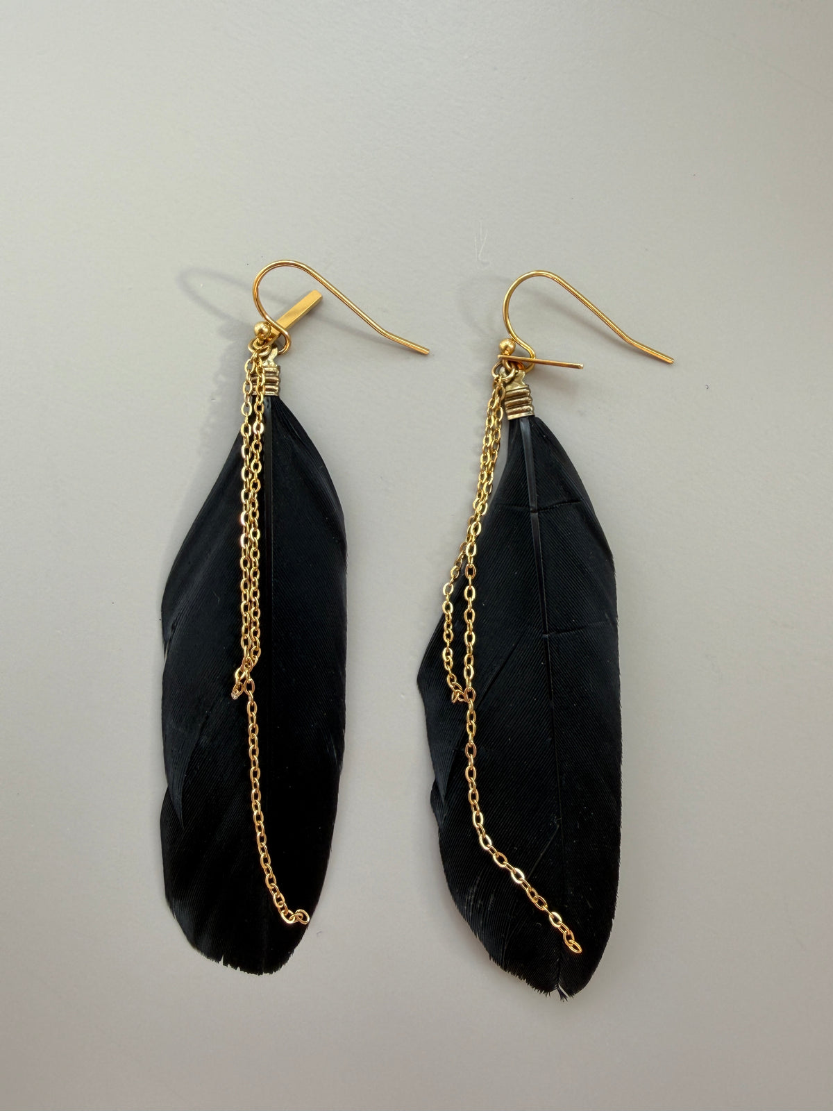 Feather earrings Black