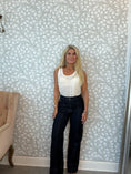 Load image into Gallery viewer, Mora jeans

