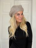 Load image into Gallery viewer, Cashmere Barret beige
