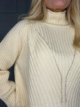 Load image into Gallery viewer, Vilo Knit offwhite
