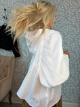 Load image into Gallery viewer, Vilda Shirt White
