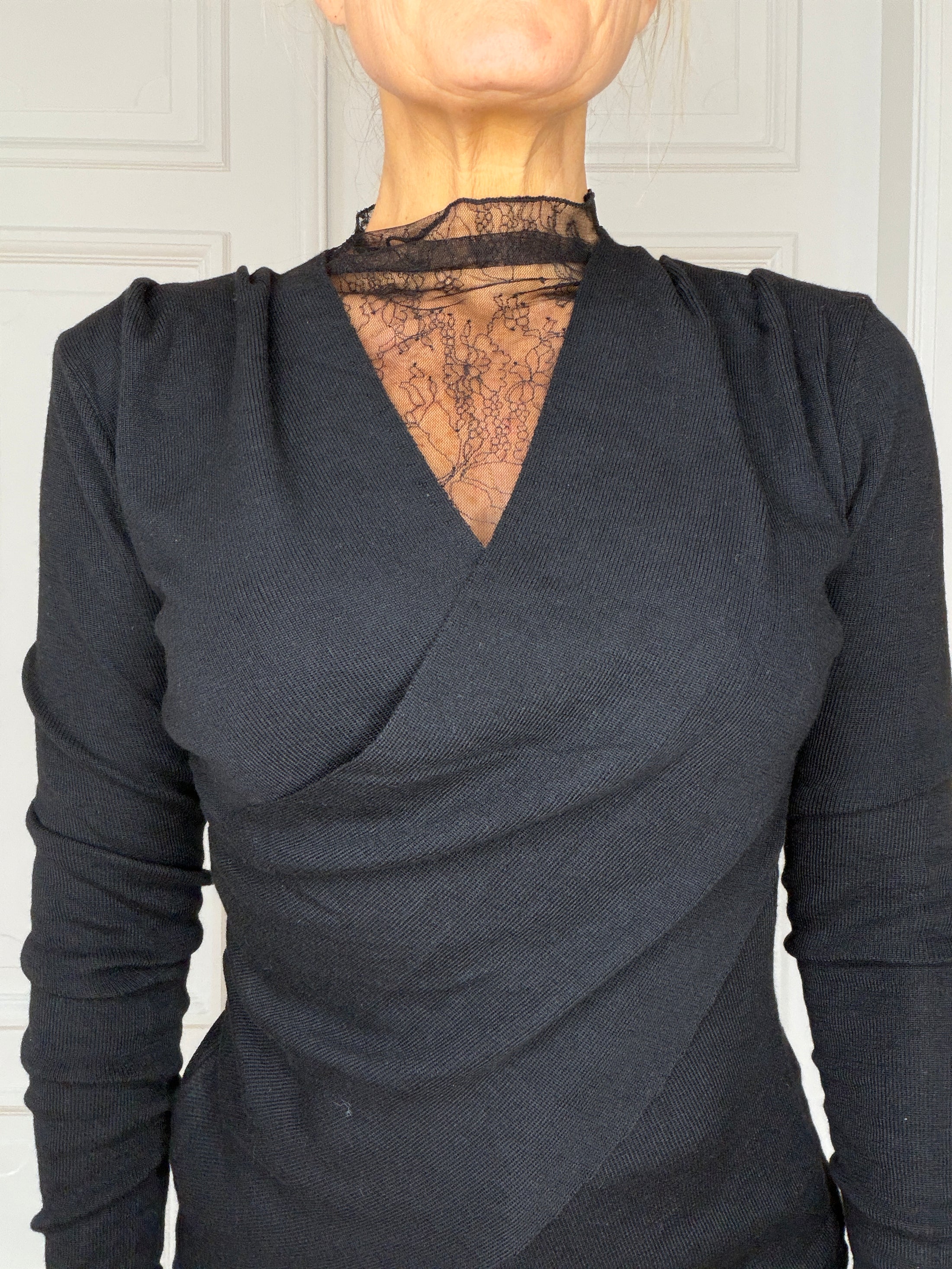 Lace pullover Black