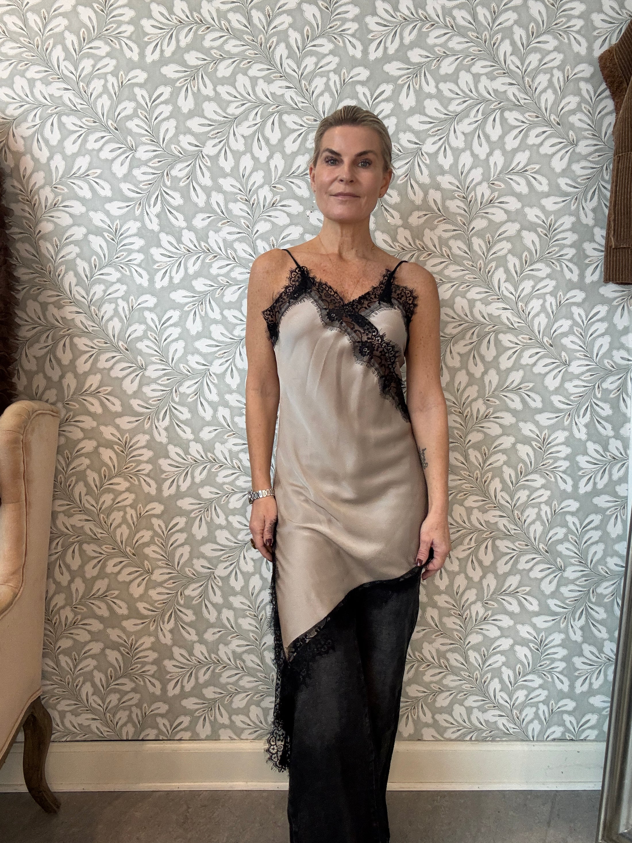 Lace dress/top beige