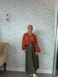 Load image into Gallery viewer, Skirt with belt army
